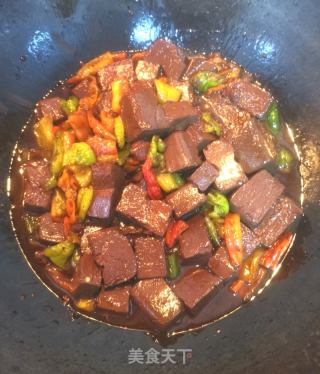 辣椒炒鸭血的做法步骤：6