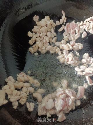 毛豆子炒肉的做法步骤：3