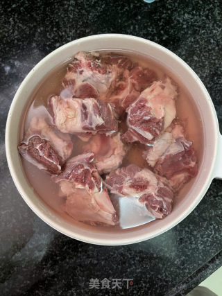 冬瓜牛排骨汤的做法步骤：2