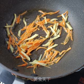 芹菜炒牛筋的做法步骤：7