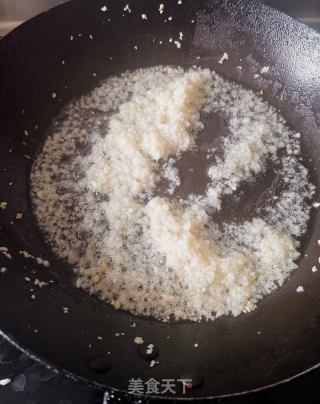 蒜蓉蒸波龙的做法步骤：3