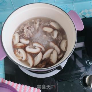 香菇炖羊肉的做法步骤：6