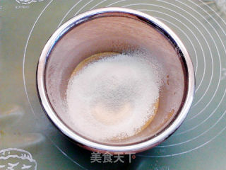 无油低糖红糖裸麦麦芬的做法步骤：3