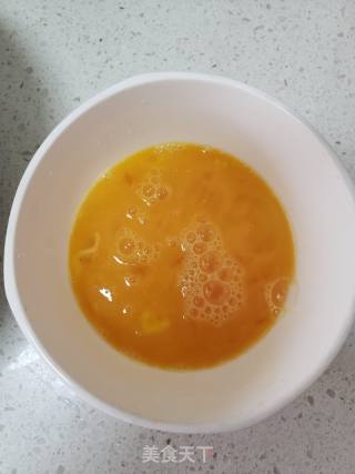 青椒洋葱炒红薯饸饹面的做法步骤：3
