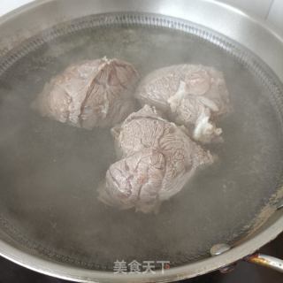 清炖牛腱子的做法步骤：2