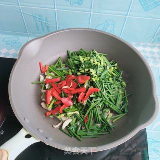 韭苔炒肉丝的做法步骤：7