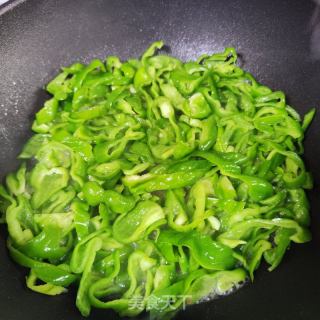鸡蛋炒青椒的做法步骤：6