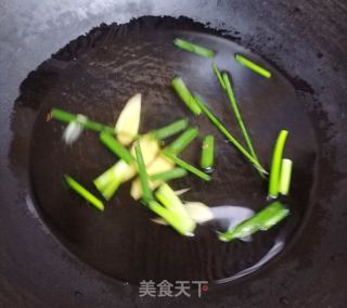 白灼鱿鱼圈的做法步骤：3