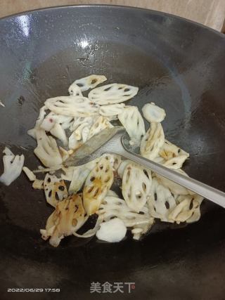 炒莲藕的做法步骤：5