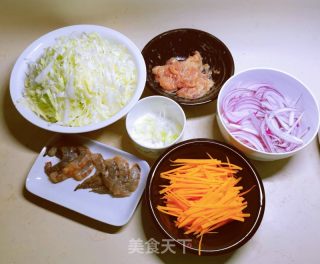 三鲜炒面的做法步骤：2