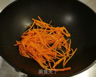 三鲜炒面的做法步骤：4