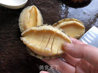 鲍鱼扒菜胆的做法步骤：1