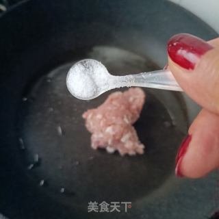 肉沫炒紫芸豆的做法步骤：4