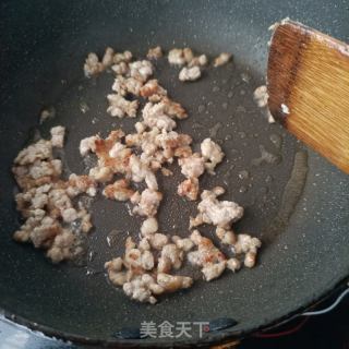 肉沫炒紫芸豆的做法步骤：5