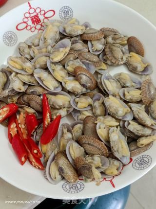 炒花甲的做法步骤：1