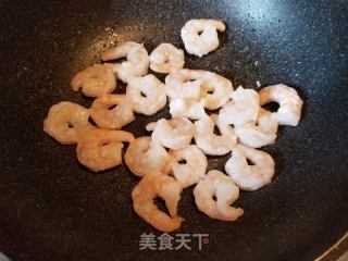 韭黄虾仁炒蛋的做法步骤：4