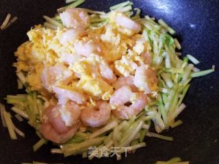 韭黄虾仁炒蛋的做法步骤：10