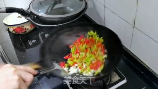 西红柿辣椒炒酱的做法步骤：3