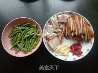 蒜苔香干炒腊肉的做法步骤：1