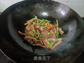 蒜苔香干炒腊肉的做法步骤：8