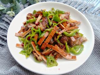 青椒香干炒腊肉的做法步骤：7