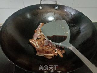 香干炒腊肉的做法步骤：5