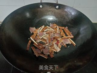 香干炒腊肉的做法步骤：6