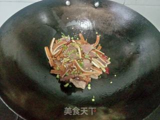 香干炒腊肉的做法步骤：7