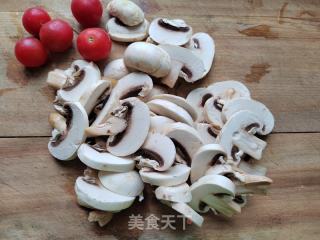 蚕豆蘑菇小炒的做法步骤：3