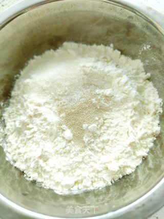 葱香饼的做法步骤：2