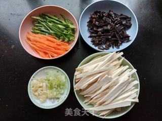 鱼香杏鲍菇的做法步骤：1