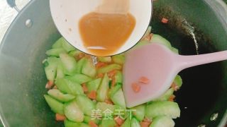 丝瓜炒火腿的做法步骤：8