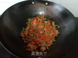 青椒胡萝卜炒肉的做法步骤：8
