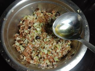 包菜木耳煎饺的做法步骤：5