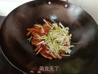 香干芹菜炒回锅肉的做法步骤：7