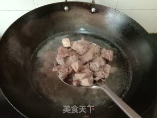 咖喱牛腩的做法步骤：3