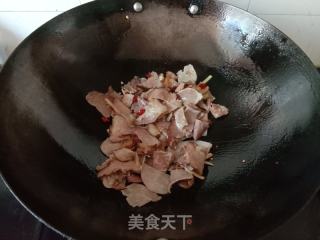 大葱炒腊肉的做法步骤：4