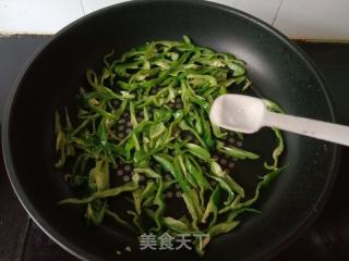 青椒牛肉丝的做法步骤：7