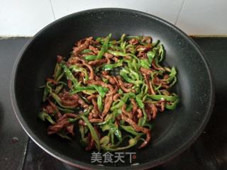 青椒牛肉丝的做法步骤：8