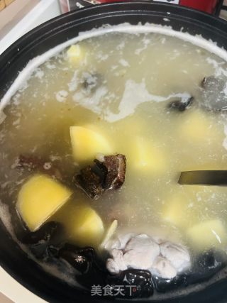 腊排骨炖土豆的做法步骤：2