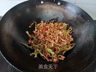 辣椒炒肥肠的做法步骤：5