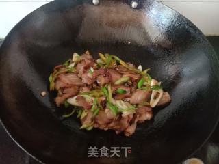 青椒大葱炒腊肉的做法步骤：7