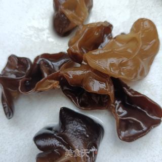 黄瓜木耳拌鲜虾的做法步骤：5