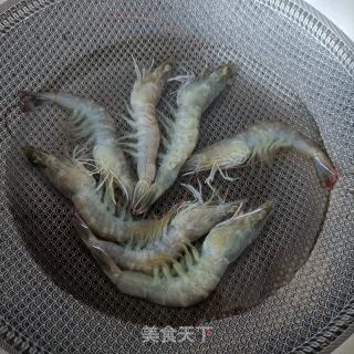 黄瓜木耳拌鲜虾的做法步骤：6