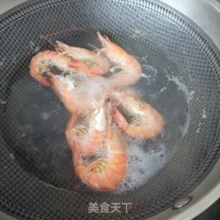 黄瓜木耳拌鲜虾的做法步骤：7