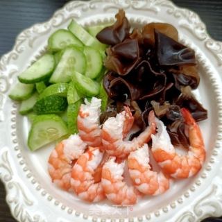 黄瓜木耳拌鲜虾的做法步骤：8