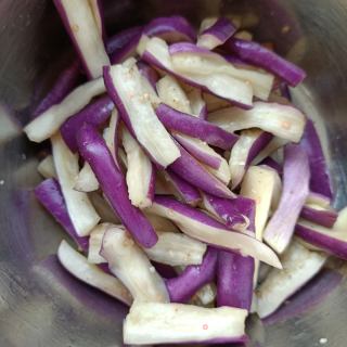 简易版回锅肉炒茄子的做法步骤：6