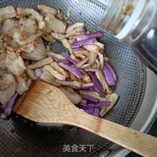 简易版回锅肉炒茄子的做法步骤：22