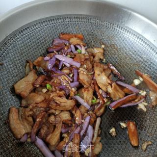 简易版回锅肉炒茄子的做法步骤：25
