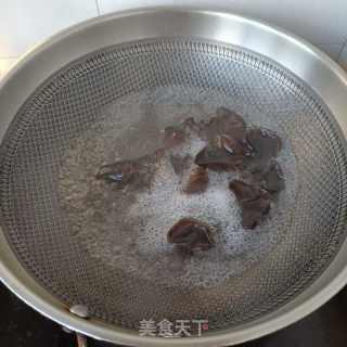 黄瓜木耳拌牛肉的做法步骤：3
